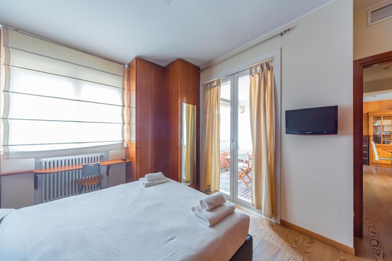 Cozy Apt - Corso Vercelli & Conciliazione M1 Milan Exterior photo
